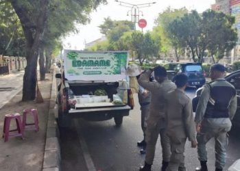 Satpol PP WH Banda Aceh Tertibkan PKL di Badan Jalan